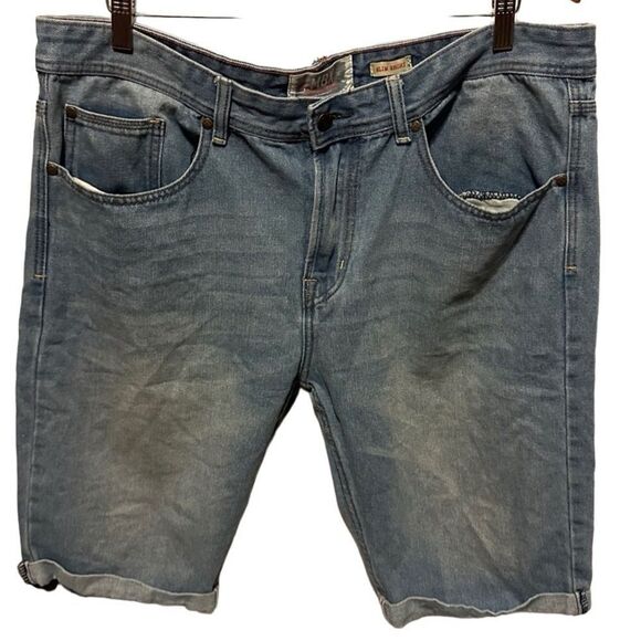 MBX Blue Denim Slim Fit Jean Shorts Men’s Size 38 Casual Summer Style - Picture 1 of 5